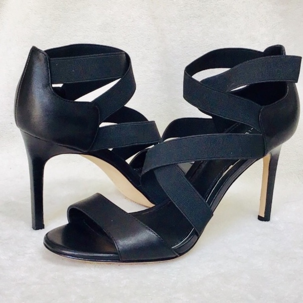 TAHARI Leather Heels in Black NEW